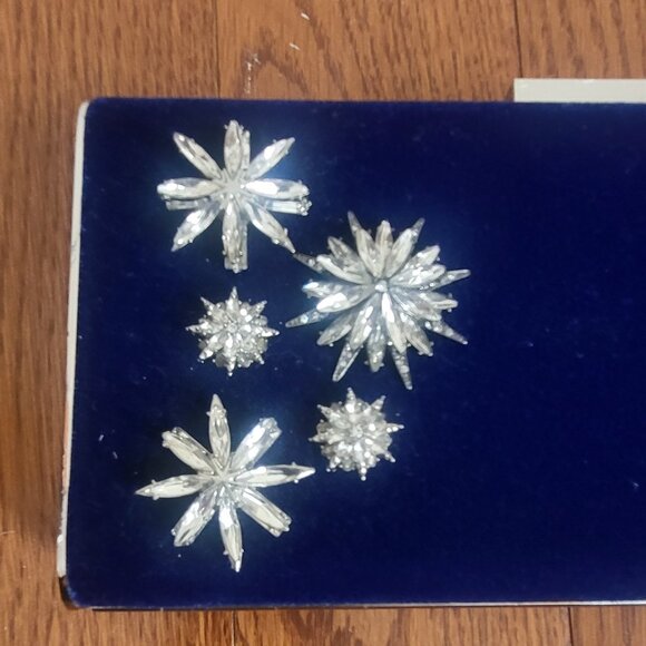 White House Black Market Blue Velvet Clutch - Picture 3 of 8